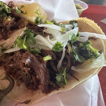 Carnitas El Momo - Burnt ends or migajas taco - Tacos Near Me - Monterey Park, California Carnitas El Momo - Burnt ends or migajas taco - Tacos Near Me - Monterey Park, California