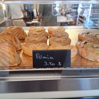 Pomar French Bakery - Pastry display cabiner - Bakeries Near Me - Spring Valley, Nevada