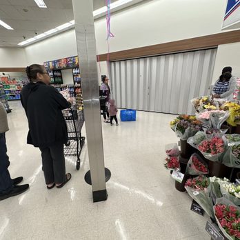 US Post Office - Line outside - Shipping Centers Near Me - Las Vegas, Nevada