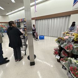 US Post Office - Line outside