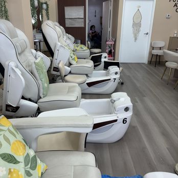 Lume Nails & Spa - Chairs - Nail Salons Near Me - Pico Rivera, California Lume Nails & Spa - Chairs - Nail Salons Near Me - Pico Rivera, California
