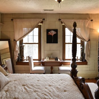 The Safe House Bed and Breakfast - The Alexander Room - As low as $95/ night - Bed & Breakfast Near Me - Mansfield, Ohio The Safe House Bed and Breakfast - The Alexander Room - As low as $95/ night - Bed & Breakfast Near Me - Mansfield, Ohio