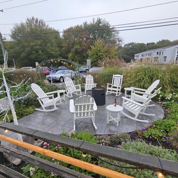 Dog Watch Mystic - Barbeque Near Me - Stonington, Connecticut