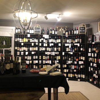 Annie's Wine Cottage - Red Blend tasting night. - Beer, Wine & Spirits Near Me - Powell, Ohio Annie's Wine Cottage - Red Blend tasting night. - Beer, Wine & Spirits Near Me - Powell, Ohio