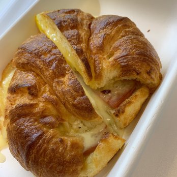 Hyatt Regency Seattle - Hyatt's version of the ham croissant sandwich. No match for the delicious looking sample on their Market counter. - Hotels Near Me - Seattle, Washington