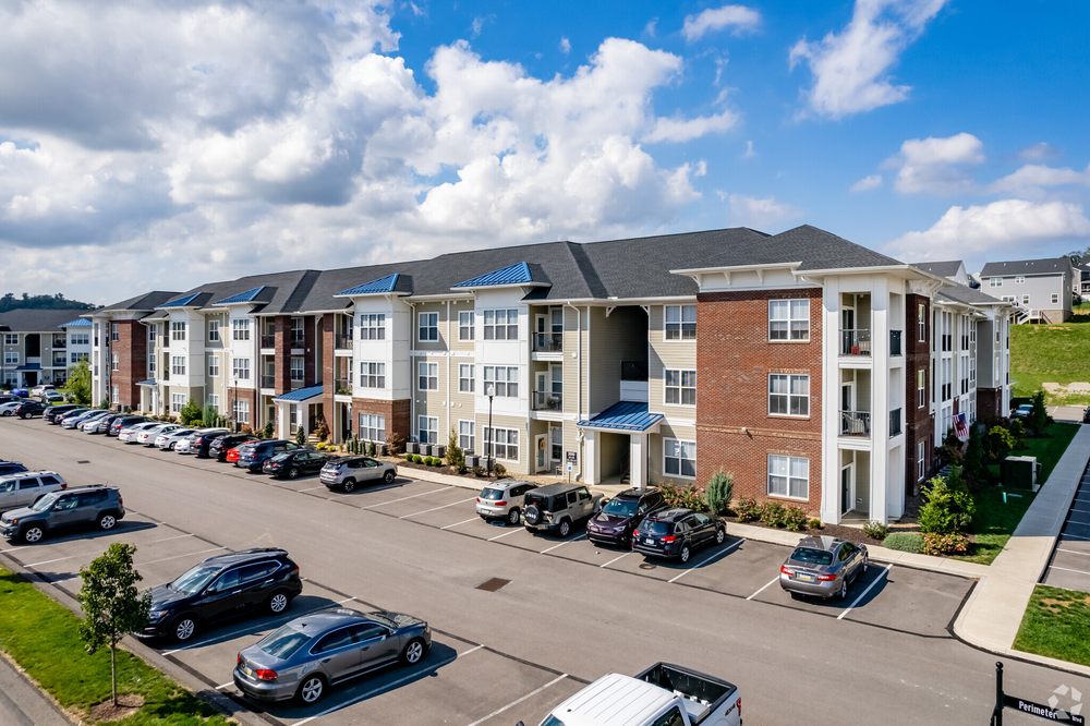 T&R PROPERTIES Updated September 2024 11 Photos 3895 Stoneridge