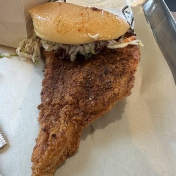 Smoke & Fire Social Eatery - Chicken Sandwhich - Comfort Food Near Me - Paramount, California