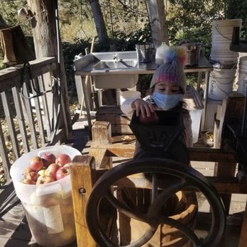 Willowbrook Apple Farm - Pick Your Own Farms Near Me - Oak Glen, California