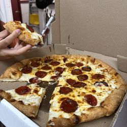 Milano's Pizza - Alfredo Pepperoni