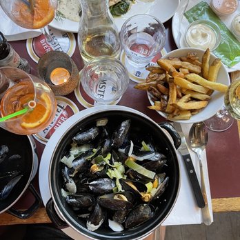 De Reiger - Mussels and fries - Gastropubs Near Me - Amsterdam, New Hampshire