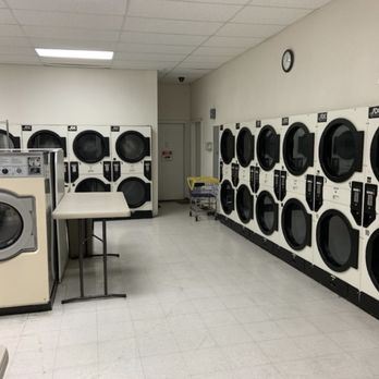 Rainier Laundromat - Laundromat Near Me - University Place, Washington Rainier Laundromat - Laundromat Near Me - University Place, Washington