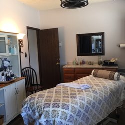 Skintuition - The private treatment room just off the waiting area.