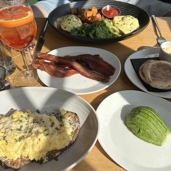 BALEENkitchen - Baleen serves up the most fresh and delicious items on their brunch menu - Seafood Near Me - Redondo Beach, California
