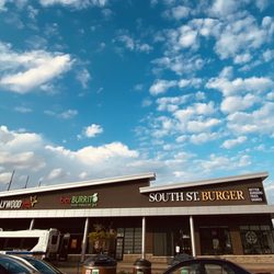 South St Burger - The outside
