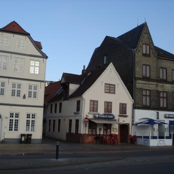 Oluf-Samson-Gang - Osteingang vom Oluf, rechts die Eckkneipe "Onkel Jule" - Landmarks & Historical Buildings Near Me - Flensburg, SH Oluf-Samson-Gang - Osteingang vom Oluf, rechts die Eckkneipe "Onkel Jule" - Landmarks & Historical Buildings Near Me - Flensburg, SH