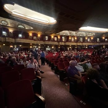 Chicago Theatre - Performing Arts Near Me - Chicago, Illinois Chicago Theatre - Performing Arts Near Me - Chicago, Illinois