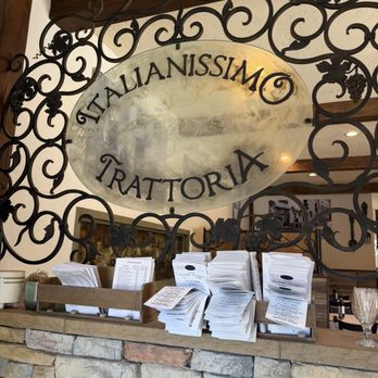 Italianissimo Trattoria - inside - Italian Near Me - Chula Vista, California