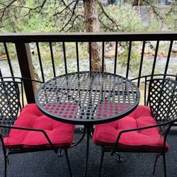 The Inn On Fall River - Patio overlooking the river