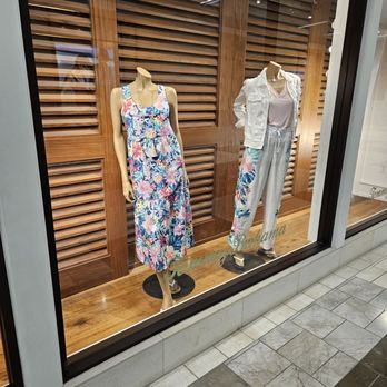 Tommy Bahama - Window display - Men's Clothing Near Me - Canoga Park, California