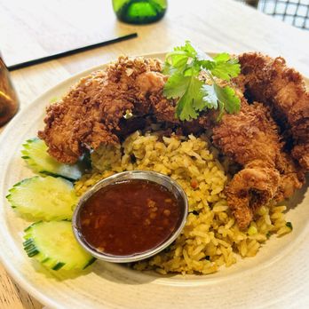 Tande Thai - Curry Fried Rice With Crispy Chicken - Thai Near Me - The Colony, Texas Tande Thai - Curry Fried Rice With Crispy Chicken - Thai Near Me - The Colony, Texas