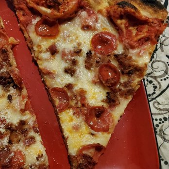 Fat Sully's Pizza - 20" Red Pie Garlic, Pepperoni & Bacon Pizza. - Pizza Near Me - Kansas City, Missouri Fat Sully's Pizza - 20" Red Pie Garlic, Pepperoni & Bacon Pizza. - Pizza Near Me - Kansas City, Missouri
