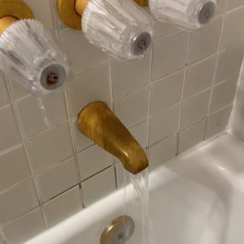 Ballard Inn - This was fully on the shower setting! Water still gushed from the faucet. - Hotels Near Me - Ballard, California Ballard Inn - This was fully on the shower setting! Water still gushed from the faucet. - Hotels Near Me - Ballard, California