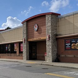 Wendy's - Outside entrance on side of store facing strip mall.