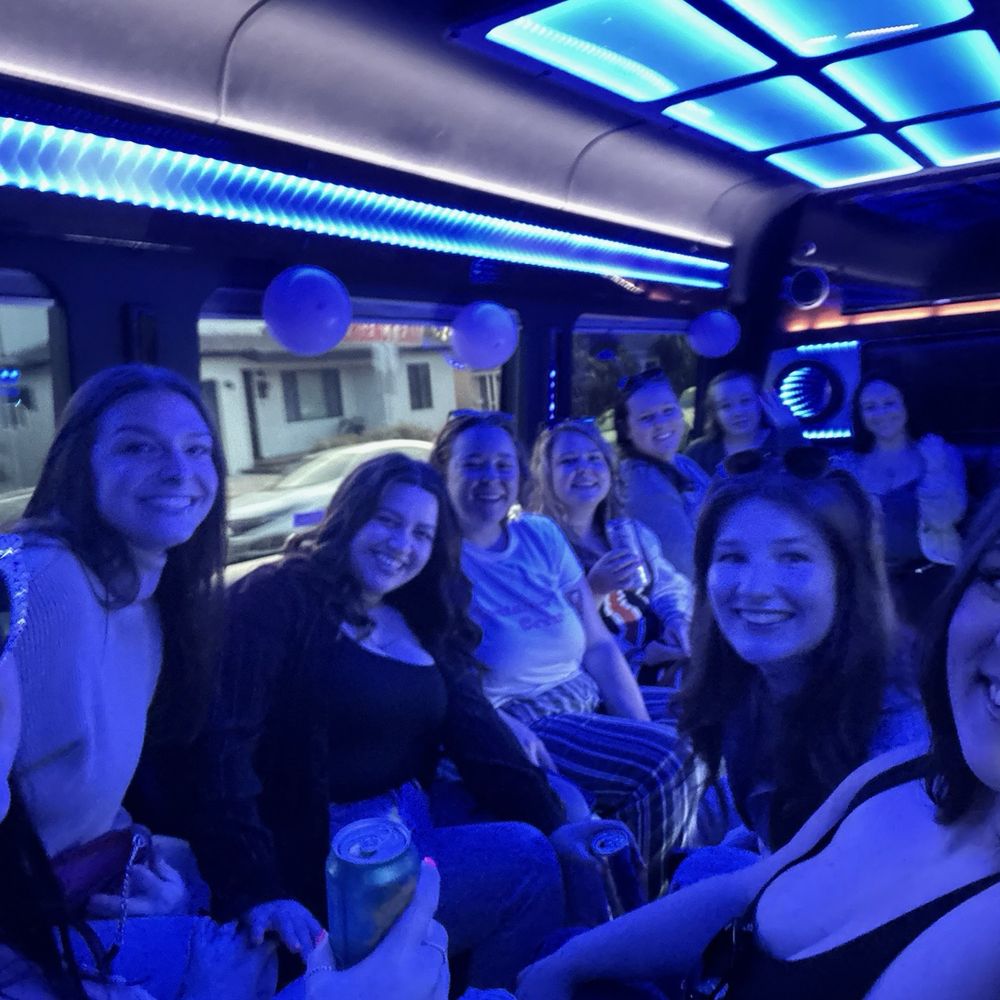 White Diamond Limousine - Limos Near Me White Diamond Limousine - Limos Near Me