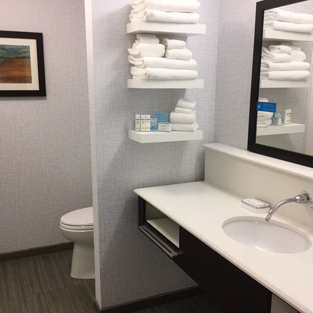 Hampton Inn & Suites Duluth North / Mall Area - Lots of counter space - Hotels Near Me - Duluth, Minnesota Hampton Inn & Suites Duluth North / Mall Area - Lots of counter space - Hotels Near Me - Duluth, Minnesota