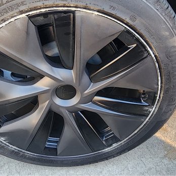 Floyd Mobile Auto Touch Up - Before! - Wheel & Rim Repair Near Me - Ontario, California
