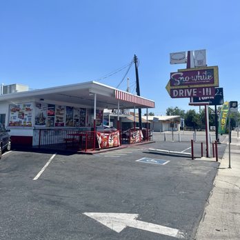 Sno-White Drive In - Exterior with patio - Burgers Near Me - Modesto, California Sno-White Drive In - Exterior with patio - Burgers Near Me - Modesto, California