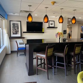 Hampton Inn Ft. Chiswell-Max Meadows - Lobby - Hotels Near Me - Max Meadows, Virginia Hampton Inn Ft. Chiswell-Max Meadows - Lobby - Hotels Near Me - Max Meadows, Virginia