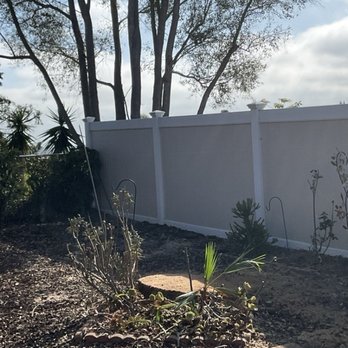 Vista Del Rey Tree Services - Remaining palm stump. - Tree Services Near Me - Vista, California Vista Del Rey Tree Services - Remaining palm stump. - Tree Services Near Me - Vista, California