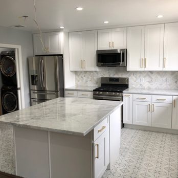 Huerta Construction & Remodeling - a clean kitchen - General Contractors Near Me
