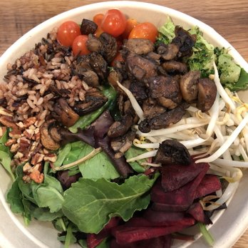 sweetgreen - Healthy Salads, Wraps, and Bowls - Create your own bowl with portobello mushrooms, bean sprouts, beets, tomatoes, and wild rice - Salad Near Me - Chicago, Illinois