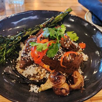 Drift On Pine - Mongolian Brisket - American Near Me - La Porte, Indiana Drift On Pine - Mongolian Brisket - American Near Me - La Porte, Indiana