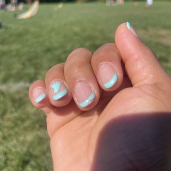 Oasis Nails & Day Spa - Chipped nail after 4 days - Nail Salons Near Me - Dedham, Massachusetts