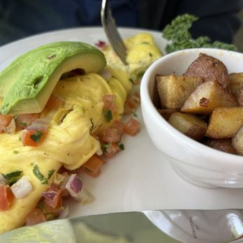 The Veranda Restaurant - Del Rey Avocado Omelet - Desserts Near Me - Fallbrook, California