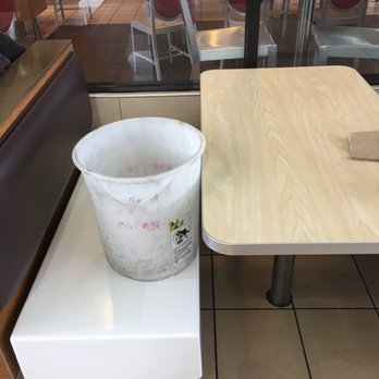 McDonald's - A dirty bucket sitting out - Fast Food Near Me - Pahrump, Nevada
