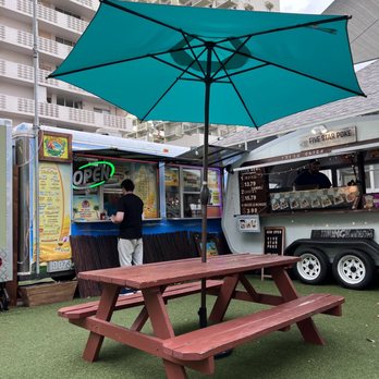 Hula Dog - Cute seating area - Hot Dogs Near Me - Honolulu, Hawaii Hula Dog - Cute seating area - Hot Dogs Near Me - Honolulu, Hawaii