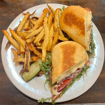 The Twins Restaurant - Grilled chicken sandwich from the twins restaurant in Cotati - American Near Me - Cotati, California