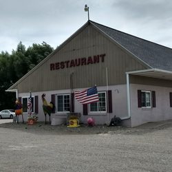 Mom's Diner - Front of restaurant.