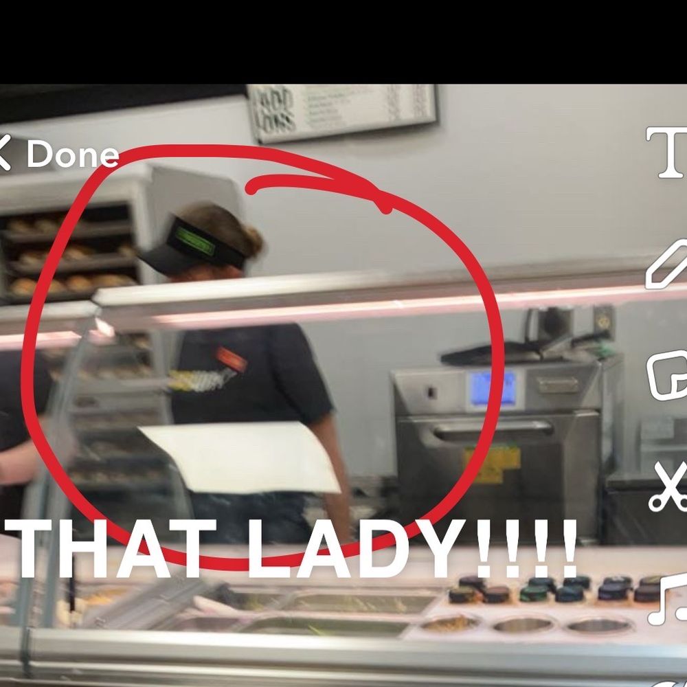 THIS IS THE MOST DISRESPECTFUL WORKER!!!!