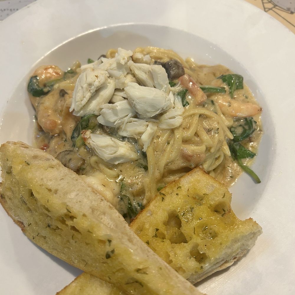 Joe's Crab Shack - Crab and shrimp pasta - Seafood Near Me - San Antonio, Texas Joe's Crab Shack - Crab and shrimp pasta - Seafood Near Me - San Antonio, Texas