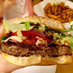 Devil Burger - Hier sieht man den Onion Rings Burger