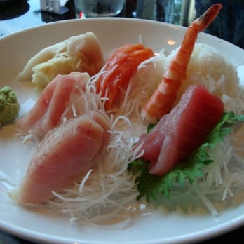 Taki Sushi - Another fren's order ~ Chirashi ~ July 7th 2009 - Sushi Bars Near Me - Denver, Colorado Taki Sushi - Another fren's order ~ Chirashi ~ July 7th 2009 - Sushi Bars Near Me - Denver, Colorado
