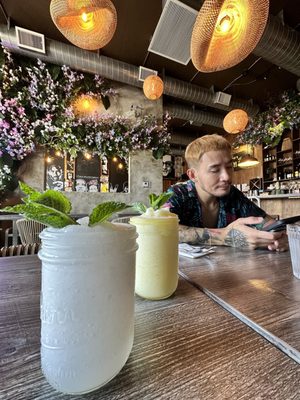 Watdongmoonlek Noodle by null