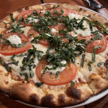 Mona Lisa Cucina - Margherita Pizza - Italian Near Me - Huntington Beach, California Mona Lisa Cucina - Margherita Pizza - Italian Near Me - Huntington Beach, California