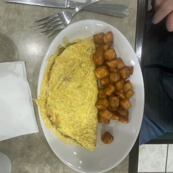 The Harvest Grill - Veggie omelette with America fries - New American Near Me - West Branch, Michigan The Harvest Grill - Veggie omelette with America fries - New American Near Me - West Branch, Michigan