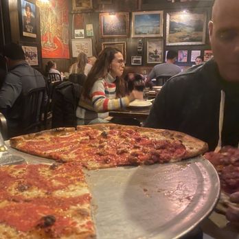 Arturo's - Large pizza Mozzarella Pizza - Italian Near Me - New York, New York